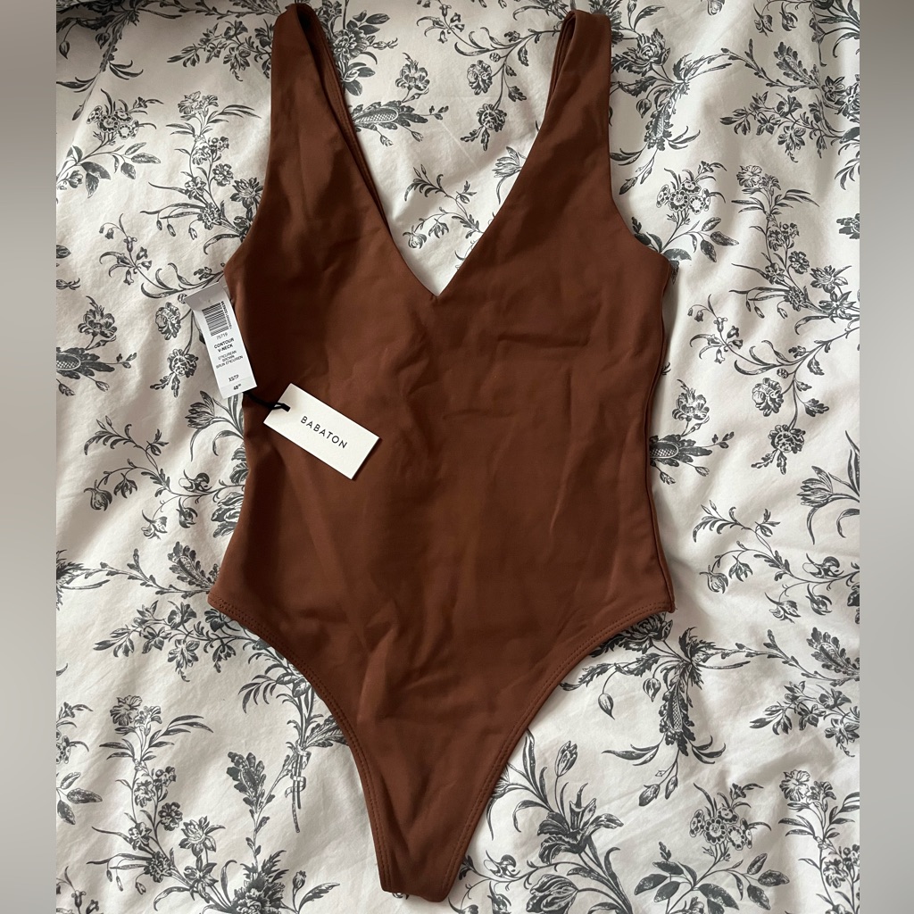Babaton Contour V-Neck Bodysuit